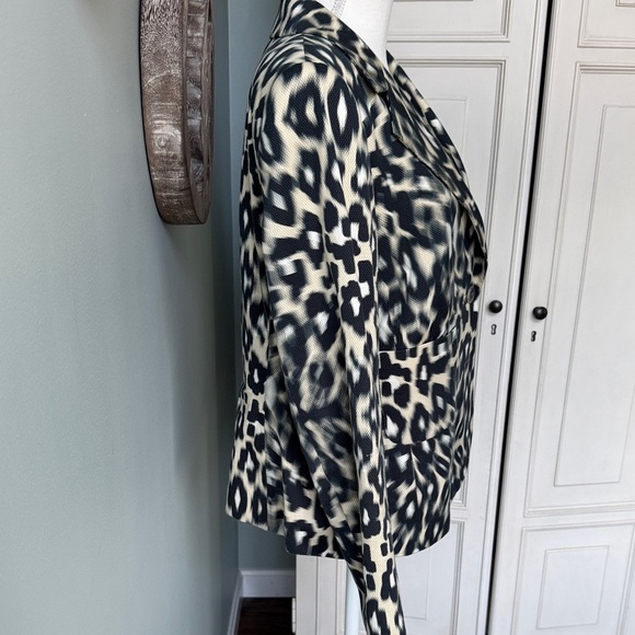 Escada Black and Cream Leopard Print Blazer size 42 or US12 - Picture 4 of 6